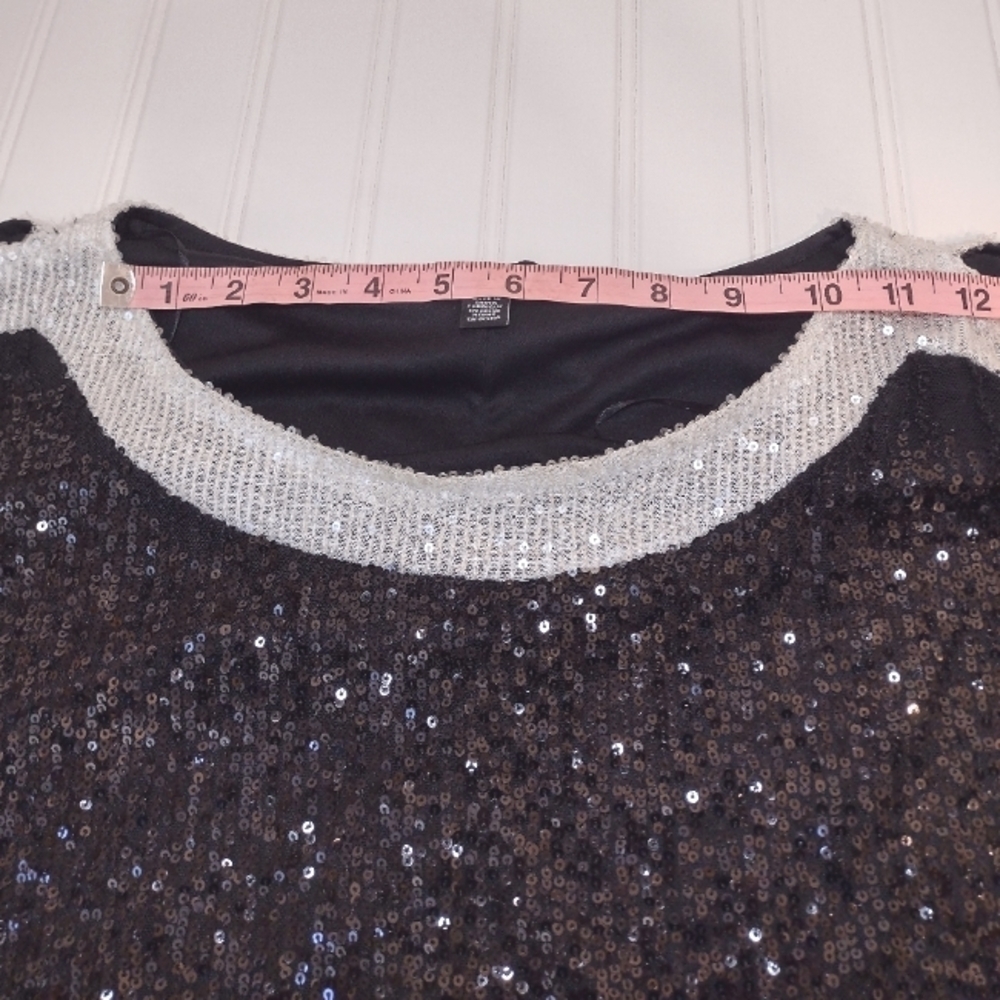 Cable & gauge women's black & white sequin Cold shoulder top size (1X) - Picture 11 of 14